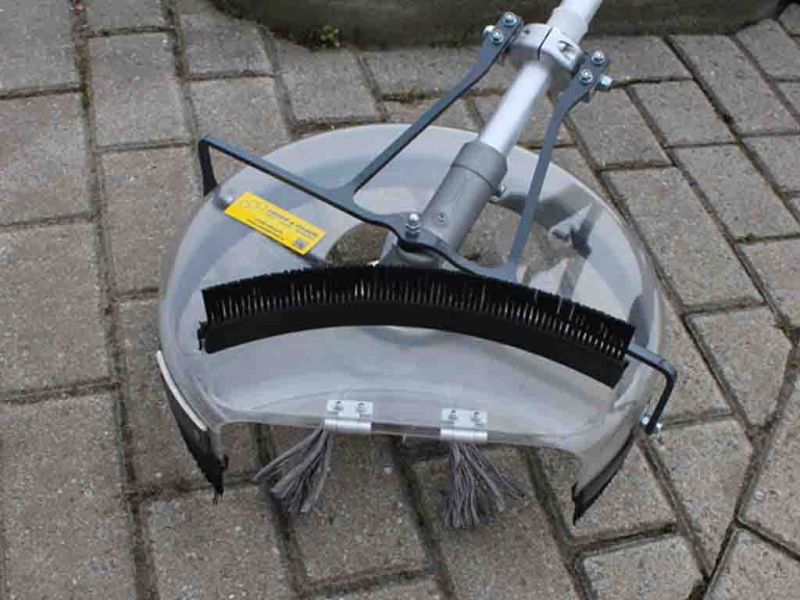 Staalborstel + beschermkap voor op bosmaaier met pasring