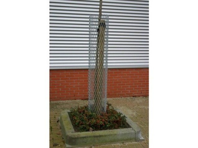 Boomkorf verzinkt hoogte 175 cm Ø 30 cm