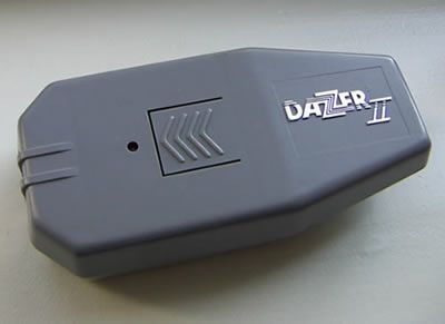 Afschrikapparaat met fluittoon tegen honden