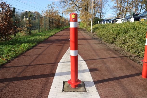 Anti-parkeerpaal wegneembaar met driekantslot met poer